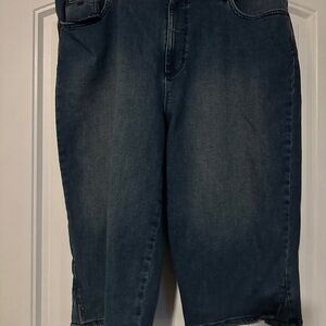 Gloria Vanderbilt Amanda Dark Blue Denim Capris